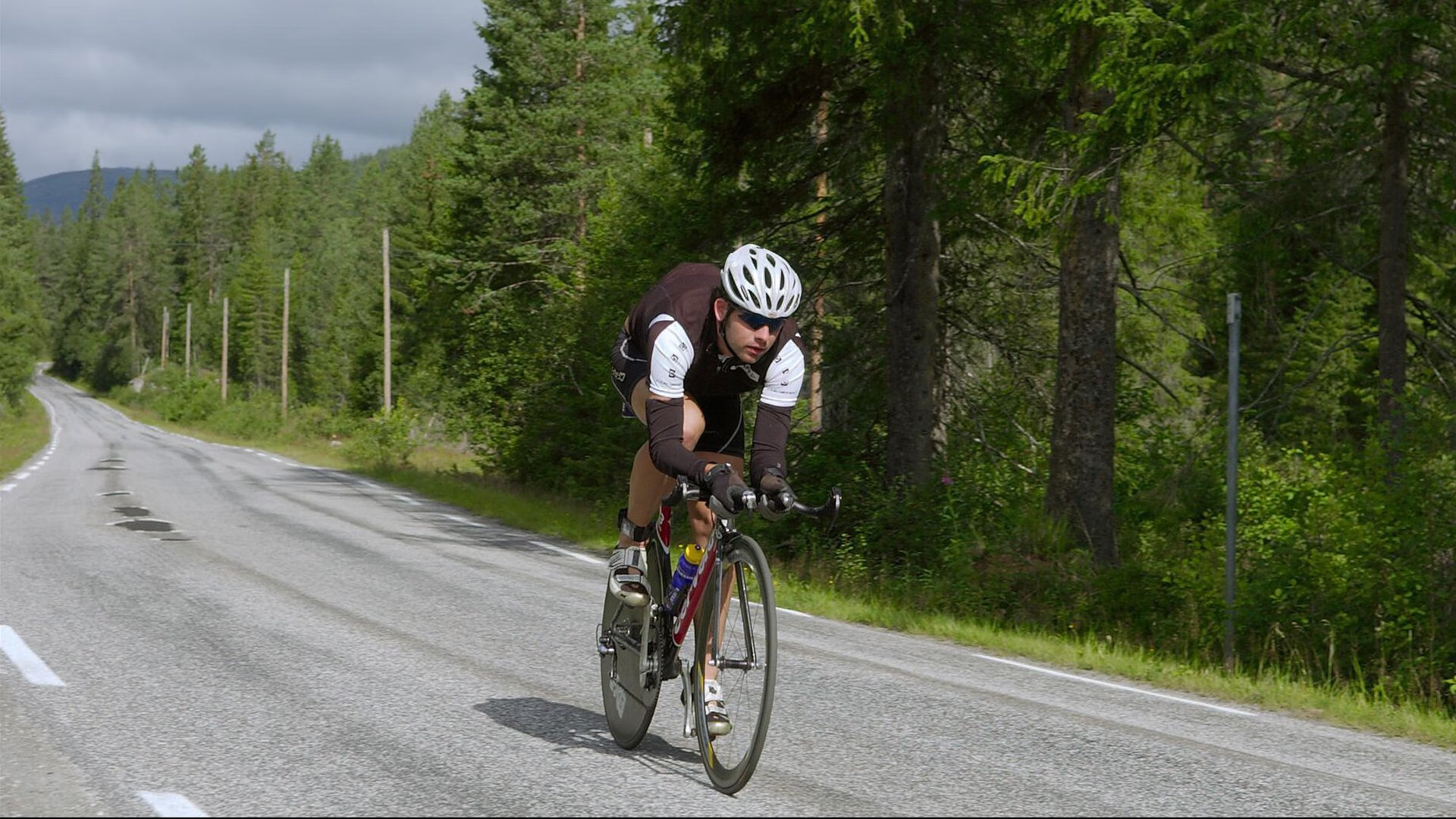 当撒哈拉风吹过伊斯坦布尔，内马尔如何用一粒进球缝合两个世界的足球梦想