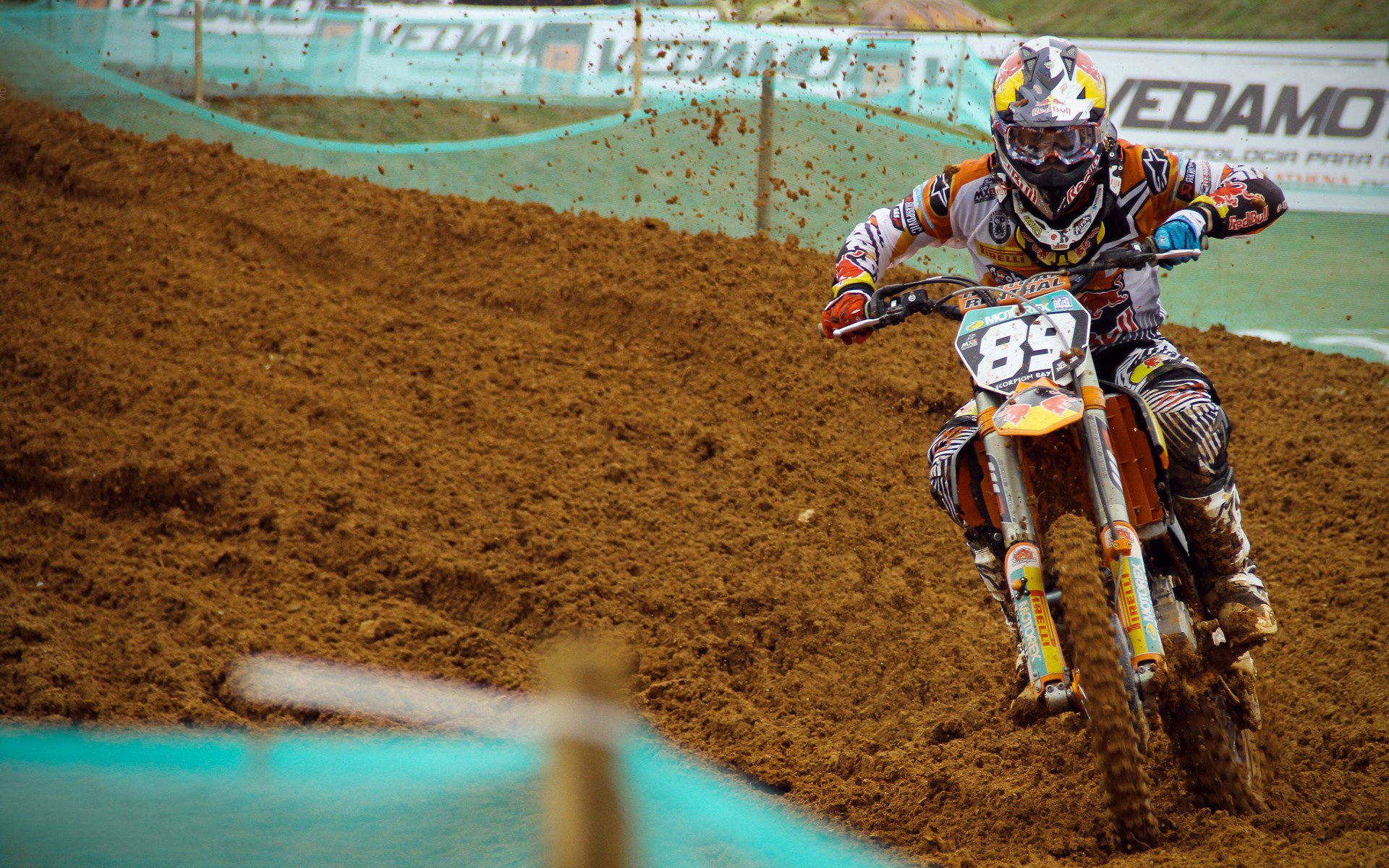 太阳狂胜老鹰，恩比德如何从数据怪物蜕变为关键先生？