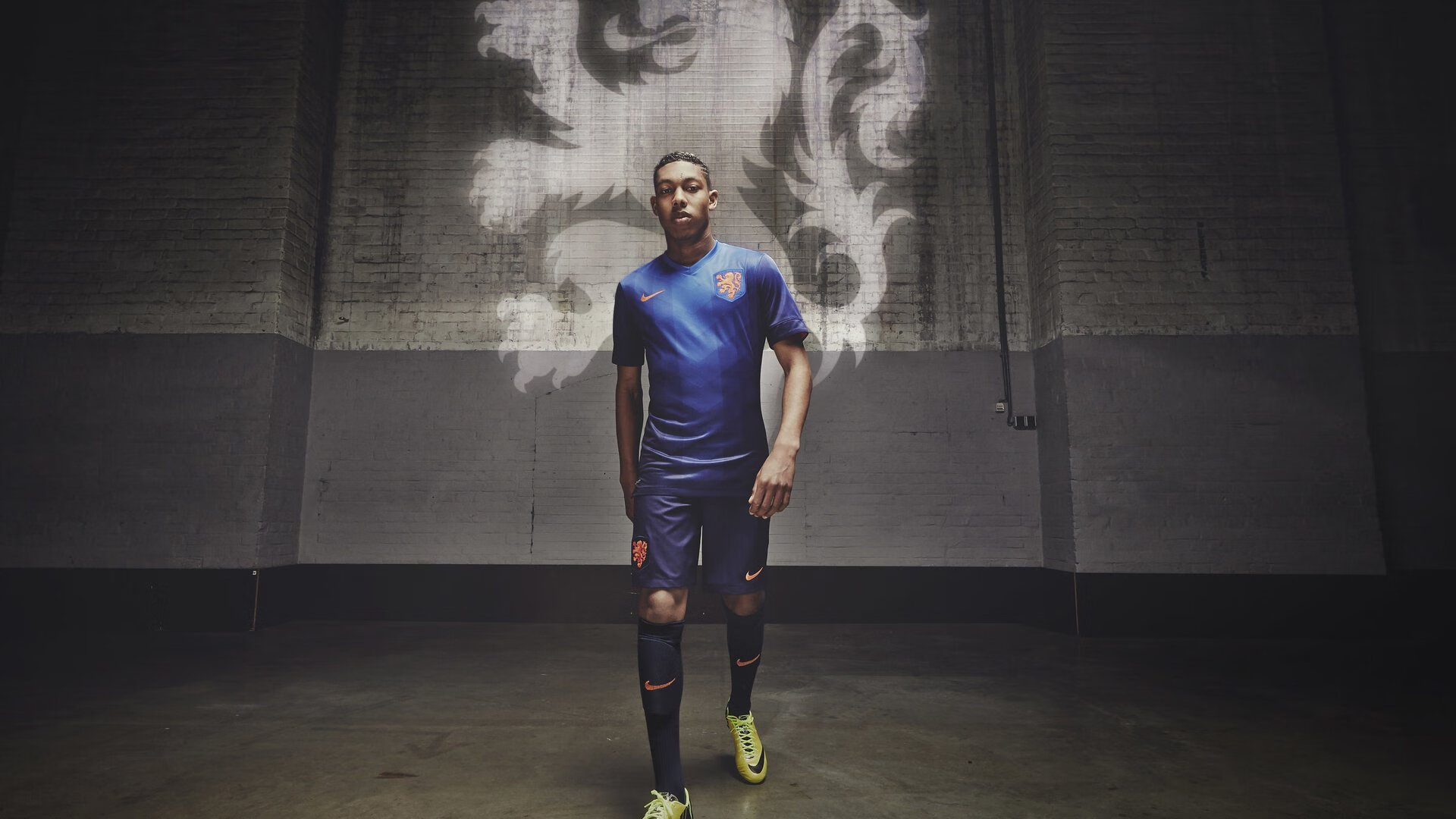 洪都拉斯生死战与F1街道赛，体育如何成为国家叙事的手术刀